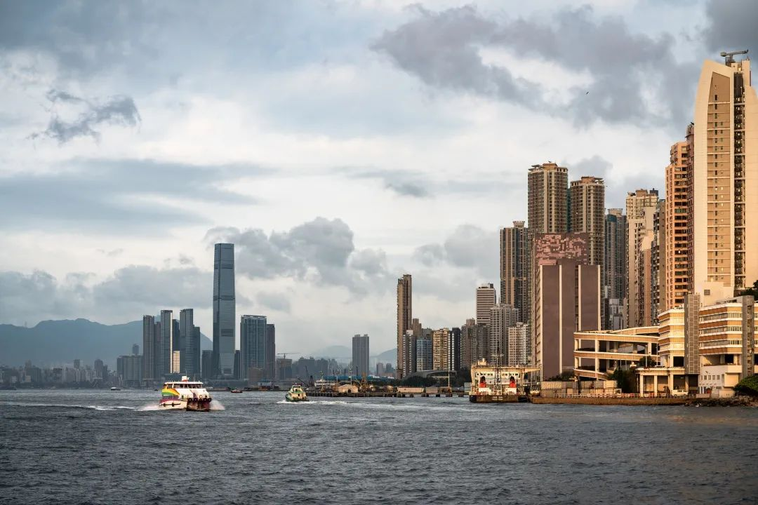 家庭收入要達(dá)到這個(gè)數(shù)，規(guī)劃香港身份才有奔頭！